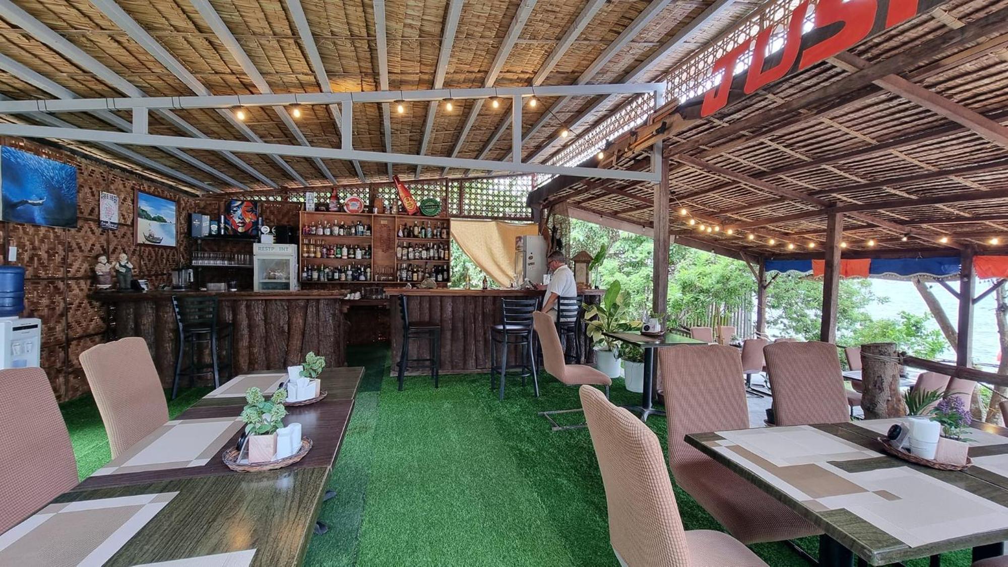Готель Jush Native And Glamping Dauis Екстер'єр фото