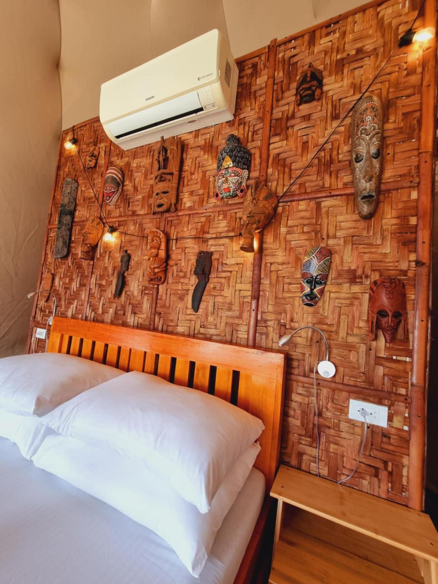 Готель Jush Native And Glamping Dauis Екстер'єр фото